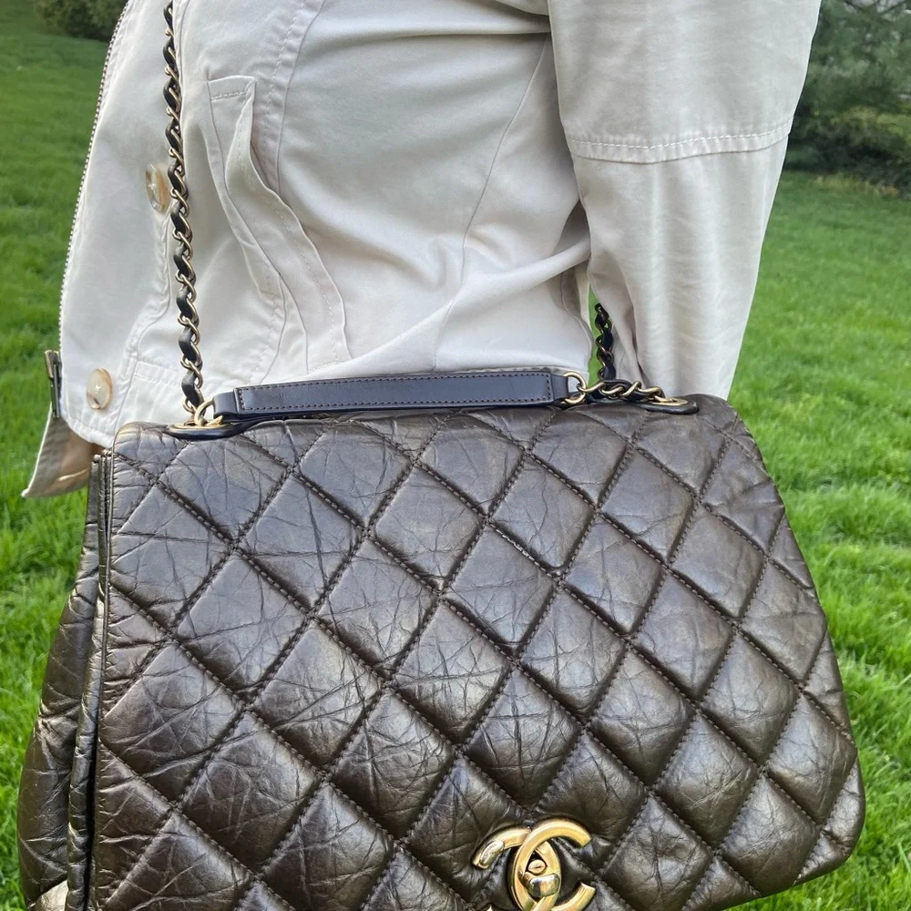 CHANEL classic quilted